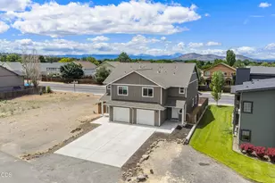 1214 SW 27th St, Redmond, OR 97756 - Photo 29