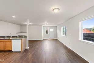 1214 SW 27th St, Redmond, OR 97756 - Photo 5