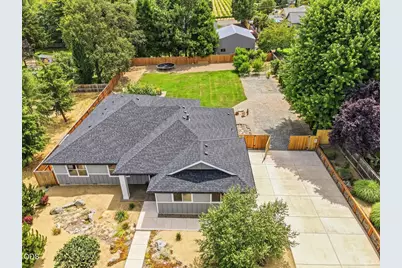 1609 Pacific Lane, Phoenix, OR 97535 - Photo 41