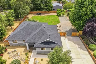 1609 Pacific Ln, Phoenix, OR 97535 - Photo 41