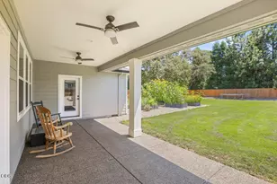 1609 Pacific Ln, Phoenix, OR 97535 - Photo 31