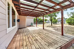 1332 Winchester Ave, Medford, OR 97501 - Photo 5