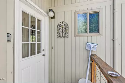 1277 N 5th Avenue, Gold Hill, OR 97525 - Photo 7