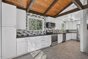 1277 N 5th Ave, Gold Hill, OR 97525 - Photo 13