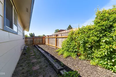 4637 Sumac Avenue, Klamath Falls, OR 97603 - Photo 39