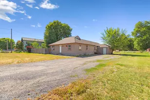 4038 Sturdivant Ave, Klamath Falls, OR 97603 - Photo 3