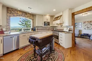 831 Juanita Way, Jacksonville, OR 97530 - Photo 25