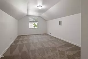 21286 NE Beall Dr, Bend, OR 97701 - Photo 19