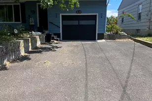 1855 Lakeview Ave, Klamath Falls, OR 97601 - Photo 5
