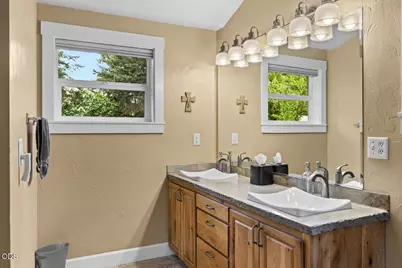 2618 Syringa Drive, Medford, OR 97501 - Photo 19