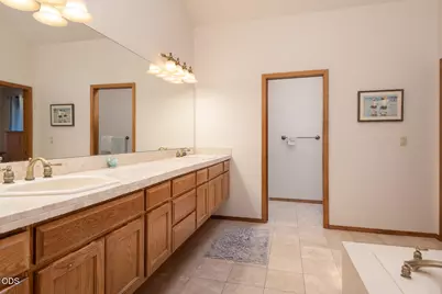 60894 Willow Creek Loop, Bend, OR 97702 - Photo 23