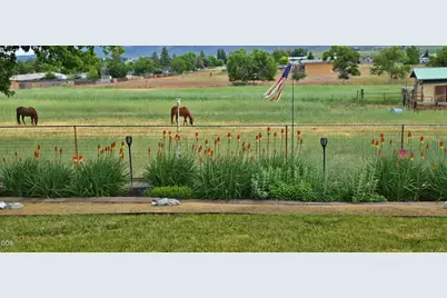 10016 McGuire Avenue, Klamath Falls, OR 97603 - Photo 33