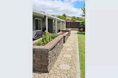 10016 McGuire Avenue, Klamath Falls, OR 97603 - Photo 25
