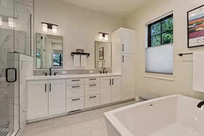 1225 NW Elgin Avenue, Bend, OR 97703 - Photo 27