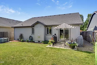 630 Woodlark Drive, Medford, OR 97501 - Photo 29