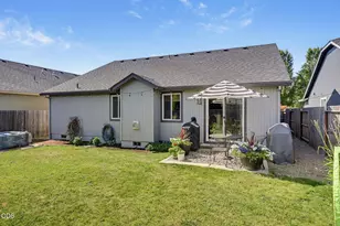 630 Woodlark Dr, Medford, OR 97501 - Photo 29