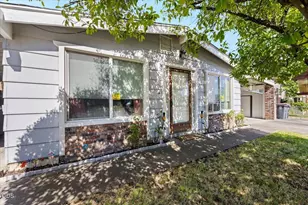 43 N Columbus, Medford, OR 97501 - Photo 3
