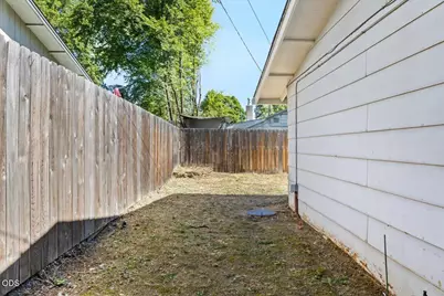 43 N Columbus, Medford, OR 97501 - Photo 19