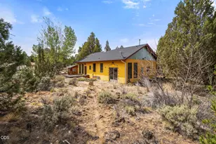 22945 Timland Ln, Bend, OR 97702 - Photo 3
