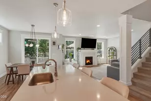 61003 SE Crane Peak Ct, Bend, OR 97702 - Photo 3