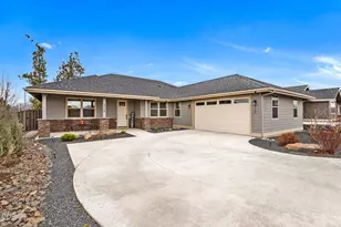 2758 NW 23rd Loop, Redmond, OR 97756 - Photo 1