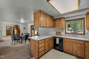 19572 Apache Rd, Bend, OR 97702 - Photo 17