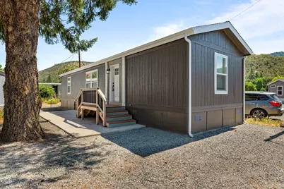 2097 Rogue River Highway #UNIT 10, Gold Hill, OR 97525 - Photo 3