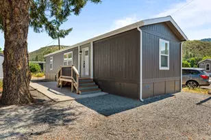 2097 Rogue River Hwy, Gold Hill, OR 97525 - Photo 3