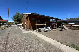 311 NW Bridge St, John Day, OR 97845 - Photo 29