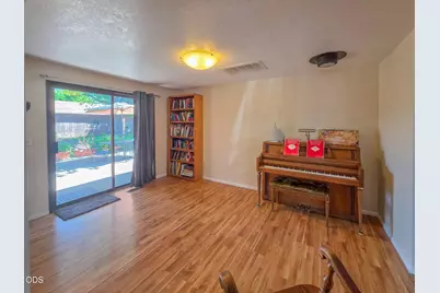 3015 Lone Pine Road, Medford, OR 97504 - Photo 7