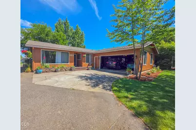 3015 Lone Pine Road, Medford, OR 97504 - Photo 1