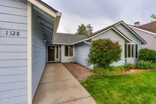 1128 SW Rimrock Way, Redmond, OR 97756 - Photo 5