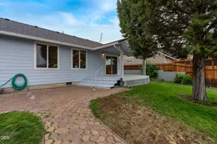 1128 SW Rimrock Way, Redmond, OR 97756 - Photo 31