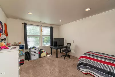20348 Lois Way, Bend, OR 97702 - Photo 15