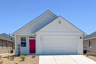 2642 NW 26th Lp N, Redmond, OR 97756 - Photo 1
