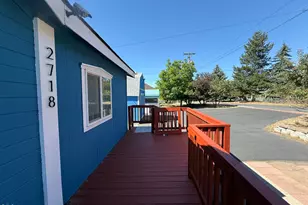 2718 Corvallis St, Klamath Falls, OR 97601 - Photo 3