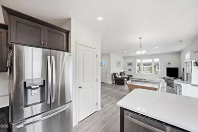 2576 NW Teak Place, Redmond, OR 97756 - Photo 9