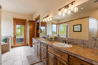 18810 SW Sisters Place, Powell Butte, OR 97753 - Photo 19