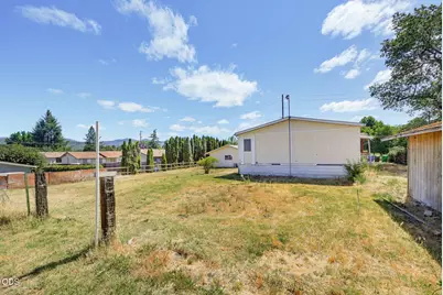 1344 Dowell Road, Grants Pass, OR 97527 - Photo 5