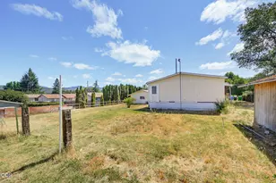 1344 Dowell Rd, Grants Pass, OR 97527 - Photo 5