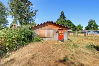1344 Dowell Road, Grants Pass, OR 97527 - Photo 7