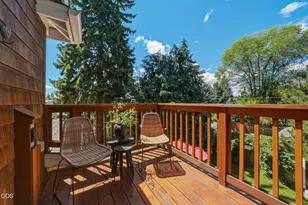 425 NW State St, Bend, OR 97703 - Photo 27