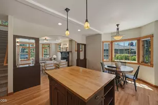 425 NW State St, Bend, OR 97703 - Photo 11