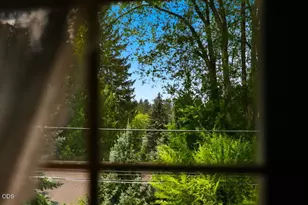 425 NW State St, Bend, OR 97703 - Photo 31