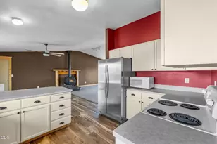 24893 Elk Ln, Bend, OR 97701 - Photo 11