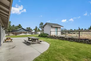 24893 Elk Ln, Bend, OR 97701 - Photo 25