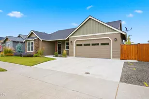 406 SE Sumner Dr, Prineville, OR 97754 - Photo 3