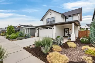 20488 Aberdeen, Bend, OR 97702 - Photo 3