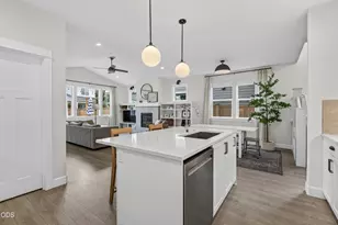 20488 Aberdeen, Bend, OR 97702 - Photo 11