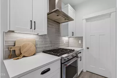 20488 Aberdeen, Bend, OR 97702 - Photo 11